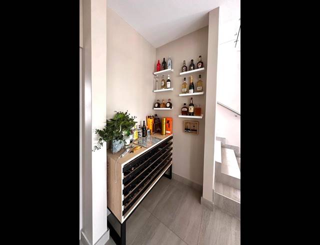 4 BEDROOM PROPERTY TO RENT IN BRYANSTON